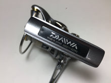 Load image into Gallery viewer, R5750) DAIWA 2012 EXIST 2004 with MTCW Light Game Drag System