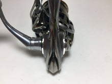 Load image into Gallery viewer, R5750) DAIWA 2012 EXIST 2004 with MTCW Light Game Drag System