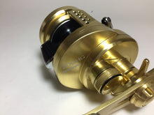 Load image into Gallery viewer, R5755) SHIMANO 2015 CALCUTTA CONQUEST 200HG with Yumeya Power Balance Handle