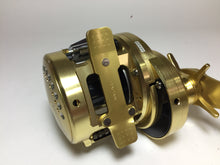 Load image into Gallery viewer, R5755) SHIMANO 2015 CALCUTTA CONQUEST 200HG with Yumeya Power Balance Handle