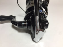 Load image into Gallery viewer, R5767) SHIMANO 2023 Vanquish C2000SHG for Spinning Reel