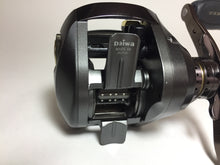 Load image into Gallery viewer, R5696) DAIWA 2006 STEEZ 100HL , Deep spool bait casting Reel