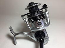 Load image into Gallery viewer, R5703) PENN SLAMMER IV DX 3500 for Spinning Reel