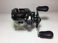 Load image into Gallery viewer, R5715) SHIMANO 2017 CHRONARCH MGL 151HG LEFT for Bait Casting Reel