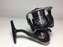 Load image into Gallery viewer, R5711) DAIWA 2020 月下美人 Gekkabijin X LT2000S-P for Saltwater Spinning Reel