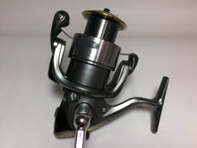 Load image into Gallery viewer, 34118) SHIMANO 02 TWIN POWER 4000PG for All water Spinning Reel