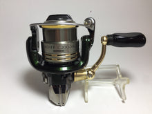 Load image into Gallery viewer, R5736) SHIMANO 2008 CARDIFF C2000HGS for Freshwater Spinning Reel