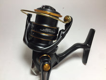 Load image into Gallery viewer, R5740) SHIMANO Soare XR C2500S for Saltwater Spinning Reel
