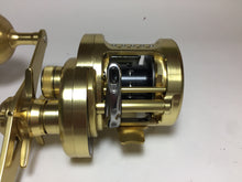 Load image into Gallery viewer, R5755) SHIMANO 2015 CALCUTTA CONQUEST 200HG with Yumeya Power Balance Handle