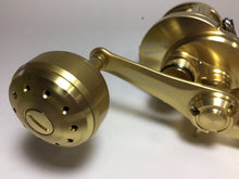 Load image into Gallery viewer, R5755) SHIMANO 2015 CALCUTTA CONQUEST 200HG with Yumeya Power Balance Handle