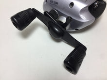 Load image into Gallery viewer, 70396-3F) SHIMANO Old Reel, Bantam CRESTFIRE CR-200 for Bait casting Reel