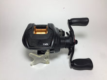 Load image into Gallery viewer, 70399) DAIWA T3 MX 1016 SHL-TW LEFT Handle with RCS 1000 SV Spool for Bait Reel