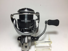 Load image into Gallery viewer, R5773) DAIWA CALDIA LT2500S-XH for Spinning Reel