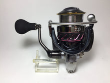 Load image into Gallery viewer, R5776) DAIWA 2015 紅牙 KOHGA MX 2508PE-H for Saltwater Spinning Reel