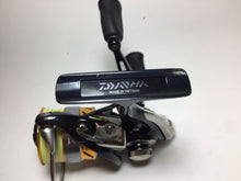 Load image into Gallery viewer, 70550) DAIWA 2015 REVROS 2004H-DH