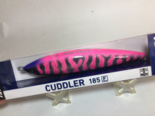 Load image into Gallery viewer, 33048) DAIWA SALTIGA CUDDLER 185F #Pink back ,for Offshore Big Game Lure