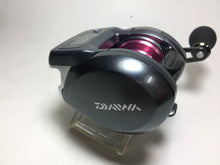 Load image into Gallery viewer, R5647) DAIWA 13 紅牙 KOHGA ICS 103 for ICS Counter Bait Reel