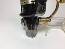 Load image into Gallery viewer, R5815) SHIMANO 2008 CARDIFF C2000HGS for Freshwater Spinning Reel