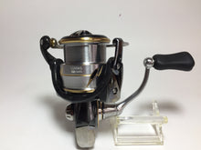 Load image into Gallery viewer, R5662) DAIWA 20 LUVIAS FC LT 2500S with SLP WORKS Quick Drag Knob