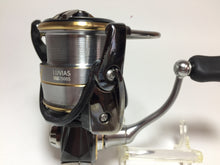 Load image into Gallery viewer, R5662) DAIWA 20 LUVIAS FC LT 2500S with SLP WORKS Quick Drag Knob