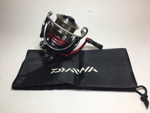 Load image into Gallery viewer, 70990) DAIWA 2013 AEGIS 2506H for Freshwater Spinning Reel