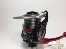 Load image into Gallery viewer, 70990) DAIWA 2013 AEGIS 2506H for Freshwater Spinning Reel