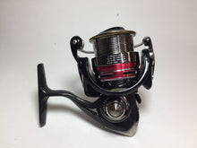Load image into Gallery viewer, 70990) DAIWA 2013 AEGIS 2506H for Freshwater Spinning Reel
