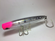 Load image into Gallery viewer, 71082) Yamaria Maria POP QUEEN F200 #Sight Pinky for Tuna Big Game Fishing Lure