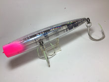 Load image into Gallery viewer, 71082) Yamaria Maria POP QUEEN F200 #Sight Pinky for Tuna Big Game Fishing Lure