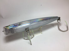 Load image into Gallery viewer, 71083) Yamaria Maria POP QUEEN F200 #Suke Urume for Tuna Big Game Fishing Lure