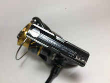 Load image into Gallery viewer, R5849) SHIMANO 2020 TWIN POWER C2000SHG for Spinning Reel