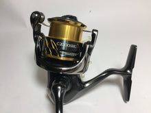 Load image into Gallery viewer, R5849) SHIMANO 2020 TWIN POWER C2000SHG for Spinning Reel