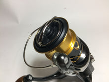 Load image into Gallery viewer, R5849) SHIMANO 2020 TWIN POWER C2000SHG for Spinning Reel