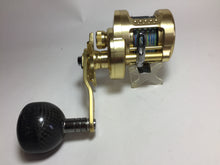 Load image into Gallery viewer, R5850) SHIMANO 2015 OCEA CONQUEST 300HG, Made in JPN for Offshore Jigging Reel