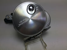 Load image into Gallery viewer, R5852) SHIMANO 2017 OCEA JIGGER 2001NR PG, Made in JPN for Offshore Jigging Reel
