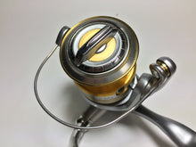 Load image into Gallery viewer, R5694) SHIMANO 2009 TWIN POWER Mg C3000 for Spinning Reel