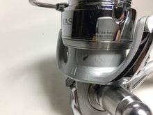 Load image into Gallery viewer, 71239) DAIWA 2008 LUVIAS 2506 for Spinning Reel