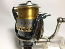 Load image into Gallery viewer, R5853) SHIMANO 2004 STELLA 2500S for Spinning Reel