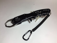 Load image into Gallery viewer, 33899) DAIWA FISH GRIP V230 , Fish catch Grip