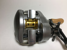 Load image into Gallery viewer, 33913) DAIWA TEAM DAIWA ZILLION 100H, with Carbon Handle