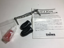 Load image into Gallery viewer, 33913) DAIWA TEAM DAIWA ZILLION 100H, with Carbon Handle