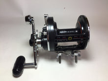 Load image into Gallery viewer, 71254) DAIWA Sea Line 30H for Bait Reel