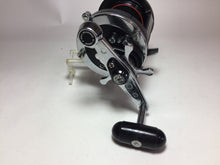 Load image into Gallery viewer, 71254) DAIWA Sea Line 30H for Bait Reel