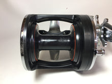 Load image into Gallery viewer, 71254) DAIWA Sea Line 30H for Bait Reel