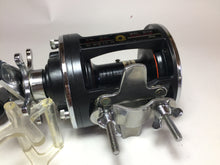 Load image into Gallery viewer, 71254) DAIWA Sea Line 30H for Bait Reel