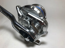 Load image into Gallery viewer, R5594) SHIMANO OCEA JIGGER 4000 for Bait reel