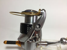 Load image into Gallery viewer, R5700) SHIMANO 15 TWIN POWER C3000XG for Spinning Reel with Reel Stand, Round Knob