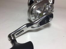 Load image into Gallery viewer, R5708) SHIMANO 2017 OCEA JIGGER 2001NR HG LEFT for Bait Jigging Reel