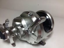 Load image into Gallery viewer, R5708) SHIMANO 2017 OCEA JIGGER 2001NR HG LEFT for Bait Jigging Reel