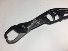 Load image into Gallery viewer, K1075) APIA FISH GRIP Xband , Fish catch Grip